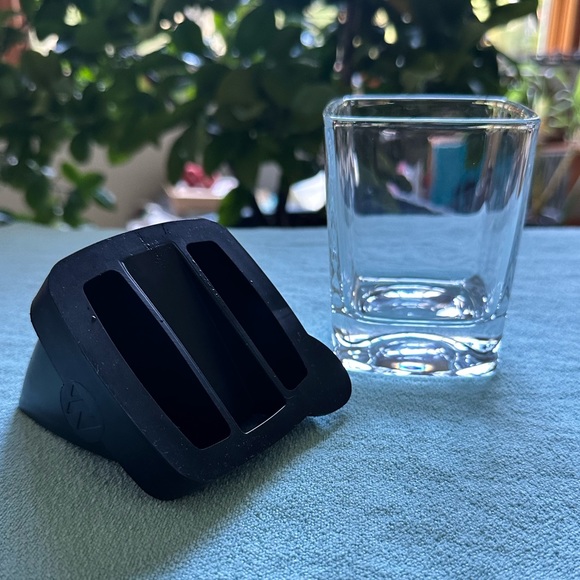 Corkcicle Whiskey Wedge - Picture 3 of 5